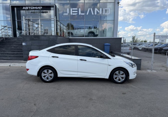 Подержанный автомобиль Hyundai Solaris Sedan 2015 года (4 фото)