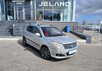 Подержанный автомобиль Geely MK Cross 2014 года (3 фото)