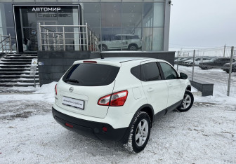Подержанный автомобиль Nissan Qashqai 2010 года (5 фото)