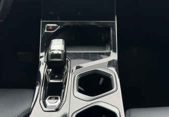 Подержанный автомобиль Geely Atlas 2024 года (11 фото)