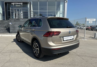 Подержанный автомобиль Volkswagen Tiguan 2018 года (7 фото)