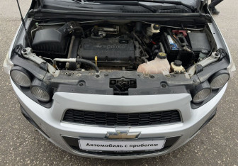 Подержанный автомобиль Chevrolet Aveo Sedan 2013 года (13 фото)