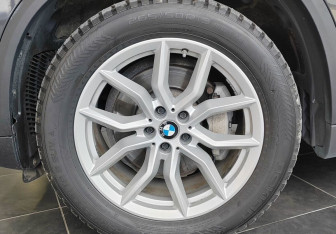 Подержанный автомобиль BMW X5 2019 года (16 фото)
