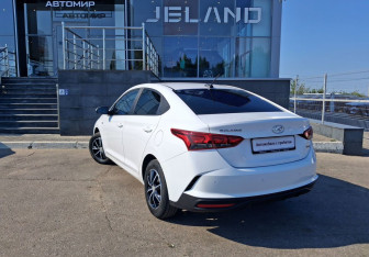 Подержанный автомобиль Hyundai Solaris Sedan 2021 года (7 фото)