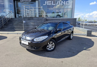 Подержанный автомобиль Renault Fluence 2012 года (1 фото)