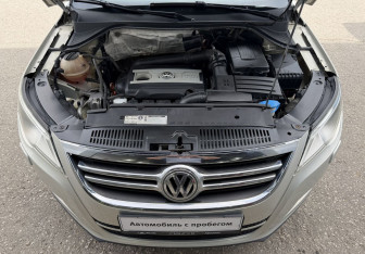 Подержанный автомобиль Volkswagen Tiguan 2011 года (13 фото)