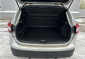 Подержанный автомобиль Nissan Qashqai 2017 года (15 фото)