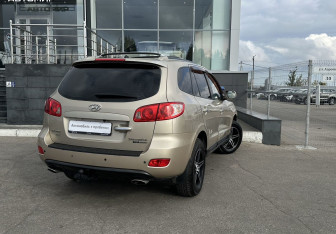 Подержанный автомобиль Hyundai Santa Fe 2006 года (5 фото)