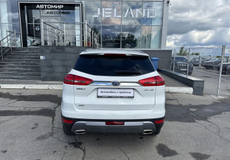 Подержанный автомобиль Geely Atlas 2021 года (6 фото)