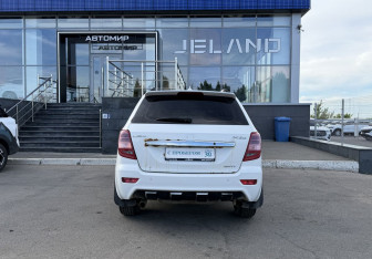 Подержанный автомобиль Lifan X60 2015 года (6 фото)