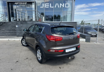 Подержанный автомобиль Kia Sportage 2014 года (7 фото)