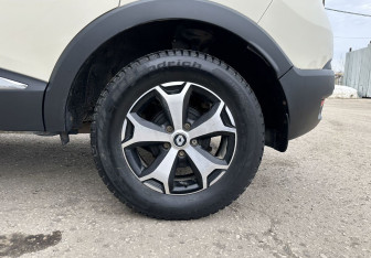 Подержанный автомобиль Renault Kaptur 2019 года (14 фото)