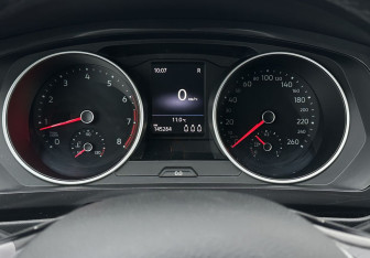 Подержанный автомобиль Volkswagen Tiguan 2017 года (9 фото)