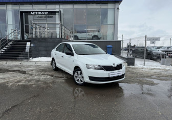 Подержанный автомобиль Skoda Rapid Liftback 2017 года (3 фото)