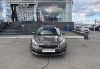 Подержанный автомобиль Kia Ceed Hatchback 2017 года (2 фото)