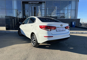 Подержанный автомобиль Kia Rio Sedan 2016 года (7 фото)