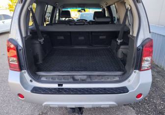 Подержанный автомобиль Nissan Pathfinder 2013 года (13 фото)