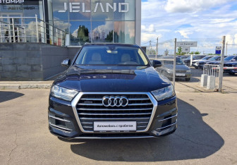 Подержанный автомобиль Audi Q7 2015 года (2 фото)