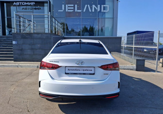 Подержанный автомобиль Hyundai Solaris Sedan 2021 года (6 фото)