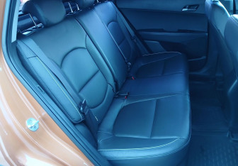 Подержанный автомобиль Hyundai Creta 2017 года (12 фото)