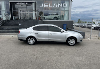 Подержанный автомобиль Volkswagen Passat Sedan 2008 года (4 фото)