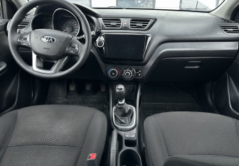 Подержанный автомобиль Kia Rio Sedan 2014 года (10 фото)