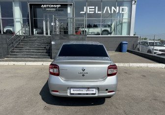 Подержанный автомобиль Renault Logan Sedan 2017 года (6 фото)
