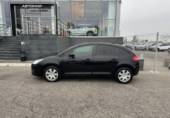 Подержанный автомобиль Citroen C4 Hatchback 2010 года (8 фото)