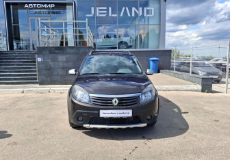 Подержанный автомобиль Renault Sandero 2011 года (2 фото)