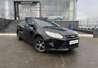 Подержанный автомобиль Ford Focus Hatchback 2014 года (3 фото)