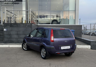 Подержанный автомобиль Ford Fusion 2007 года (7 фото)