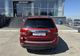 Подержанный автомобиль Jeep Grand Cherokee 2012 года (6 фото)