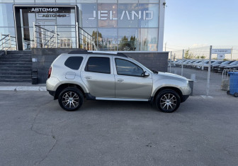 Подержанный автомобиль Renault Duster 2014 года (4 фото)