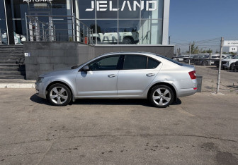 Подержанный автомобиль Skoda Octavia Liftback 2014 года (8 фото)