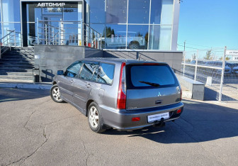 Подержанный автомобиль Mitsubishi Lancer Wagon 2008 года (7 фото)