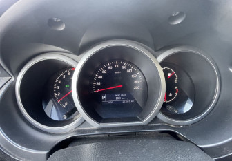 Подержанный автомобиль Suzuki Grand Vitara 2008 года (9 фото)