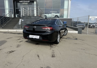 Подержанный автомобиль Opel Insignia Liftback 2018 года (5 фото)