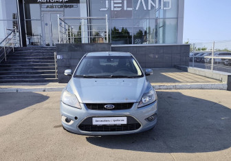 Подержанный автомобиль Ford Focus Sedan 2010 года (2 фото)