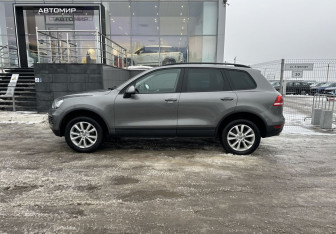 Подержанный автомобиль Volkswagen Touareg 2014 года (8 фото)