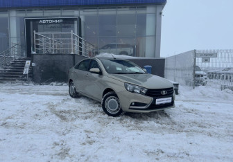 Подержанный автомобиль LADA (ВАЗ) Vesta Sedan 2019 года (3 фото)