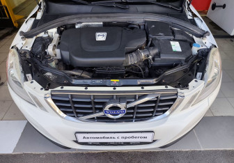 Подержанный автомобиль Volvo XC60 2011 года (13 фото)