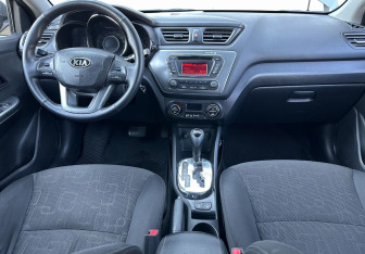 Подержанный автомобиль Kia Rio Sedan 2013 года (10 фото)