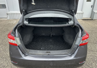 Подержанный автомобиль Nissan Sentra Sedan 2015 года (13 фото)