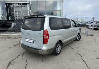 Подержанный автомобиль Hyundai Grand Starex 2009 года (5 фото)