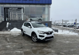 Подержанный автомобиль Renault Sandero 2018 года (3 фото)