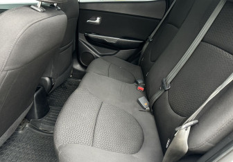 Подержанный автомобиль Kia Rio Sedan 2014 года (12 фото)