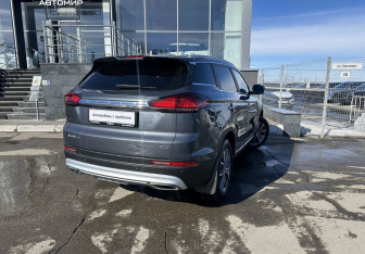 Подержанный автомобиль Geely Atlas Pro 2021 года (5 фото)