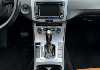 Подержанный автомобиль Volkswagen Passat CC 2012 года (11 фото)