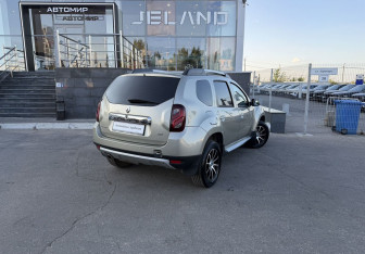 Подержанный автомобиль Renault Duster 2014 года (5 фото)