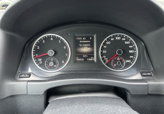 Подержанный автомобиль Volkswagen Tiguan 2015 года (9 фото)